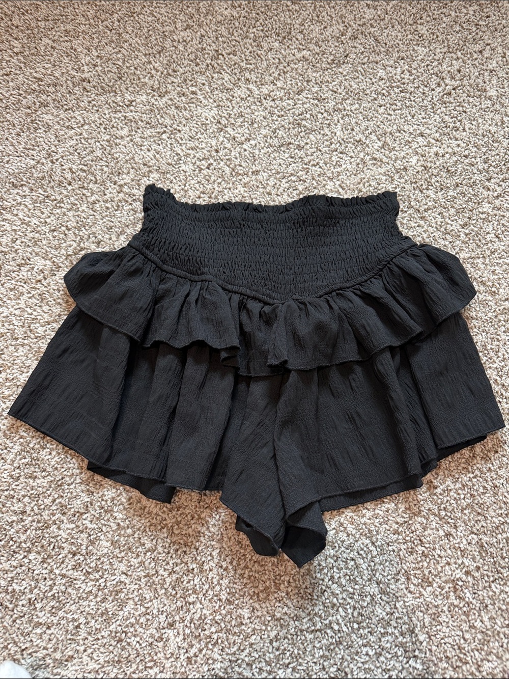 🌿 Black Ruffled Smocked Waist Shorts - Flowy Silhouette